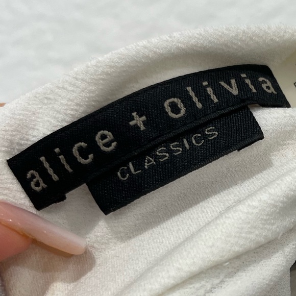 🌞 Alice + Olivia Mckayla Turtleneck Crop Top 🤍🤍 - Picture 6 of 6